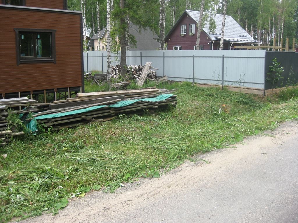 Расчистка запущенного участка в СНТ Заозерное в Выборгском районе